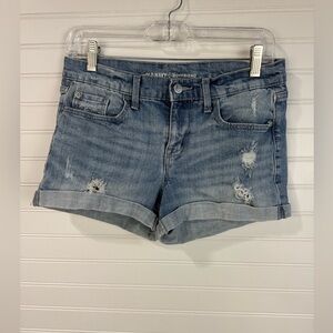 Old Navy women’s Boyfriend denim jean shorts.  Size 4.